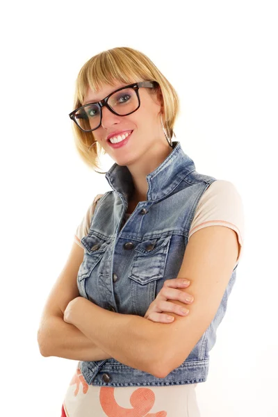 Portrait de jeune femme avec des lunettes nerdy et veste en jean — Photo