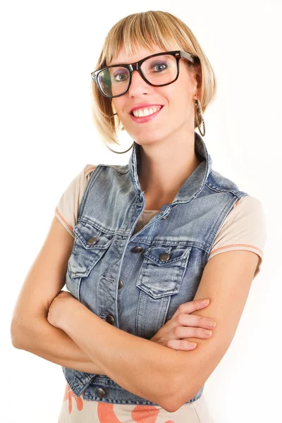 书呆子的眼镜和牛仔裤外套的年轻女人的肖像 — 图库照片