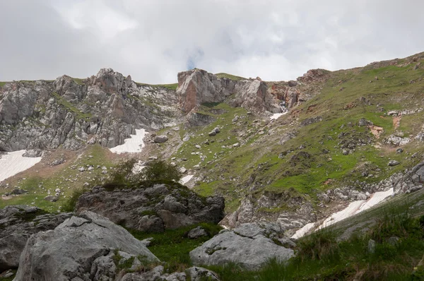 A magnífica paisagem montanhosa da Reserva Natural do Cáucaso — Fotografia de Stock