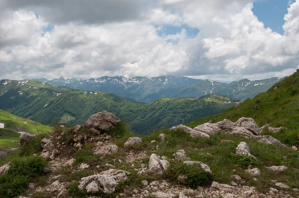 Великолепный горный пейзаж Кавказского заповедника — стоковое фото