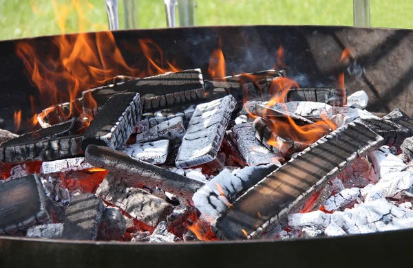 Barbecue brand. — Stockfoto
