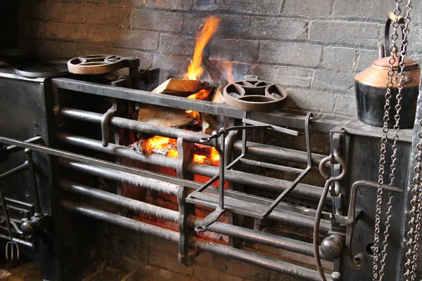 Gama de cozinhar com fogo . — Fotografia de Stock