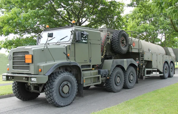 Tanque de combustible del ejército . — Foto de Stock