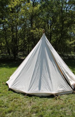 Beyaz çadır.