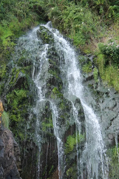 Waterfall Falling Coastal Cliff — Zdjęcie stockowe