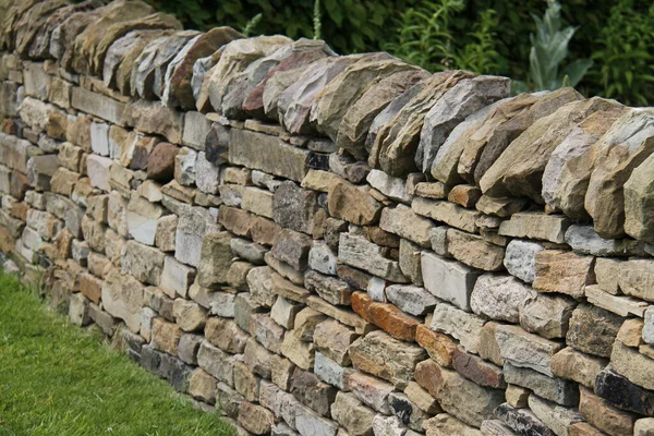 Een Lengte Van Een Traditional Rural Dry Stone Wall — Stockfoto