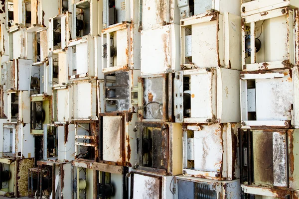 Antecedentes de los frigoríficos en una planta de reciclaje . — Foto de Stock