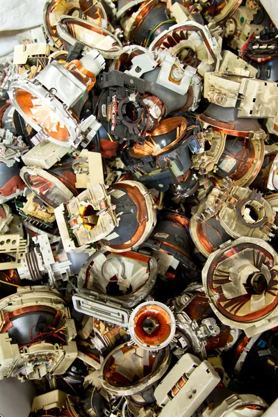 Fernsehkomponenten Elektroschrott für das Recycling — Stockfoto