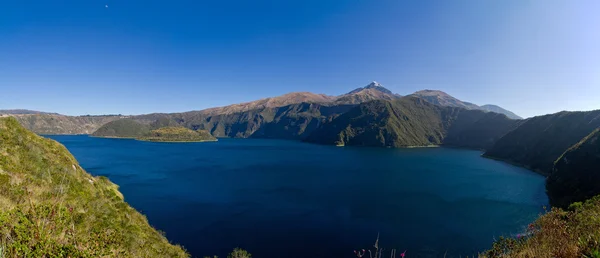 Jezero s horami — Stock fotografie