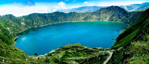 Volcano crater lake panorama, Quilotoa, Ecuador — Stock Photo, Image