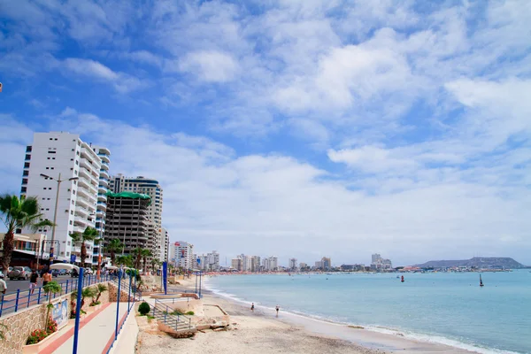 Coast of pacific. salinas. ecuador. south america — Stock Photo, Image