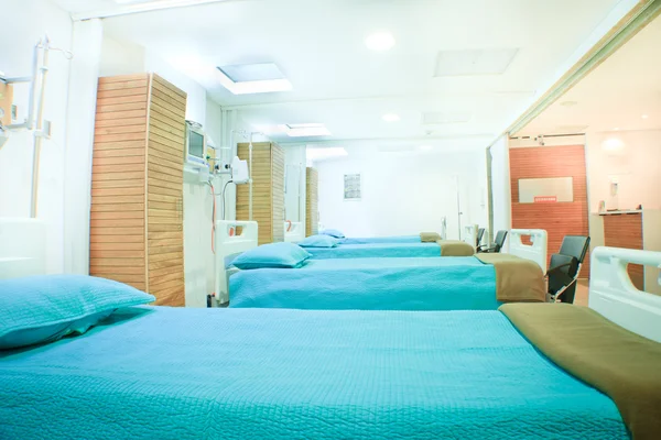 Interior of new empty hospital room fully equipped — Stock Photo, Image