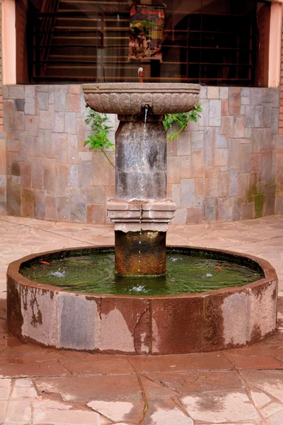Stary inca stylu fontanna w peru — Zdjęcie stockowe