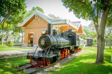 Lima, reducto park tren ile