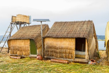 el yapımı ev uros, peru, Güney Amerika.