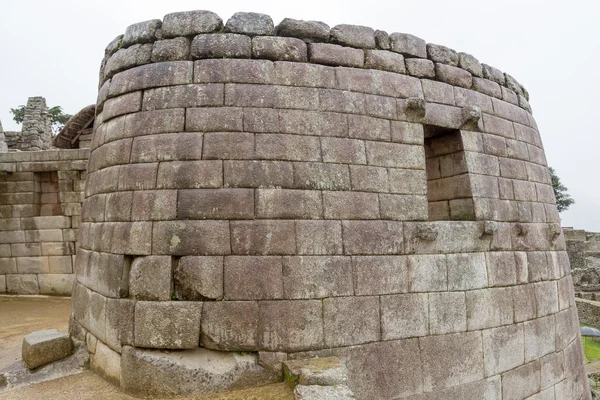 Ruinen des Sonnentempels in der Stadt Machu Picchu — Stockfoto