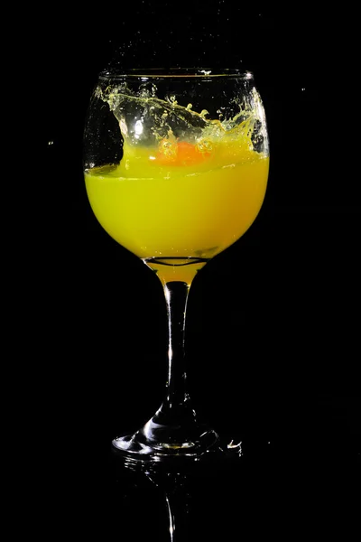 Cocktail with a splash — Stock Photo, Image
