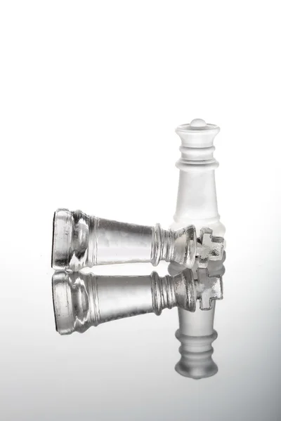 Verifique mate peças de vidro de xadrez — Fotografia de Stock