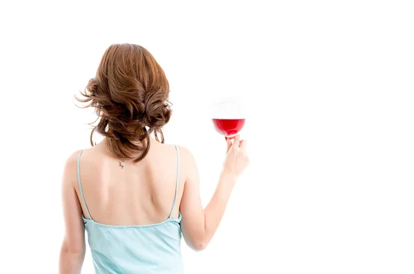 Menina morena bonita bebendo vinho tinto isolado — Fotografia de Stock