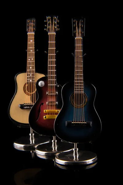 Ensemble de guitares acoustiques et électriques — Photo