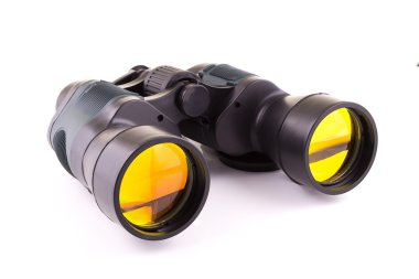 beyaz arkaplanda izole edilmiş dürbünler