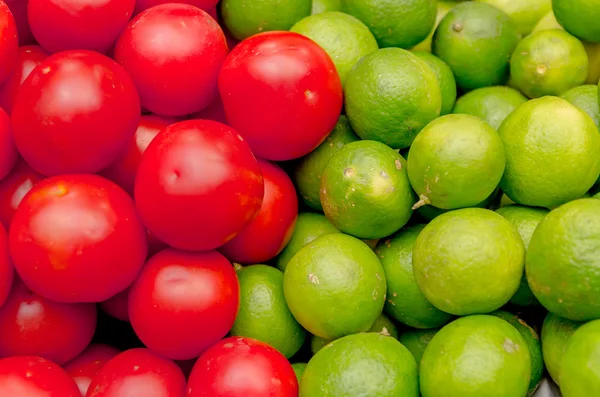 Zestaw dwóch kolorów świeżych owoców i warzyw — Zdjęcie stockowe