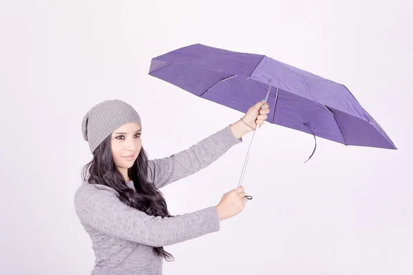 Piękna, młoda dziewczyna z parasolem, łapka — Zdjęcie stockowe