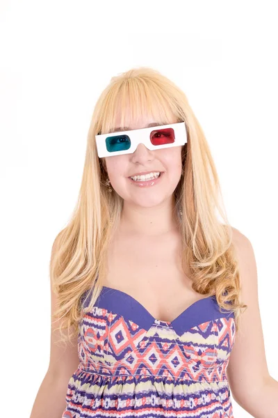 Jonge mooie vrouw met 3d bril, geïsoleerd op wit — Stockfoto