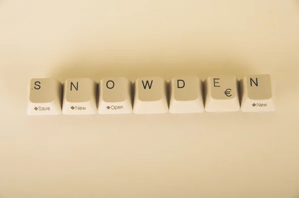 கணினி பொத்தான்களால் எழுதப்பட்ட ஸ்னோடென் வார்த்தை — ஸ்டாக் புகைப்படம்