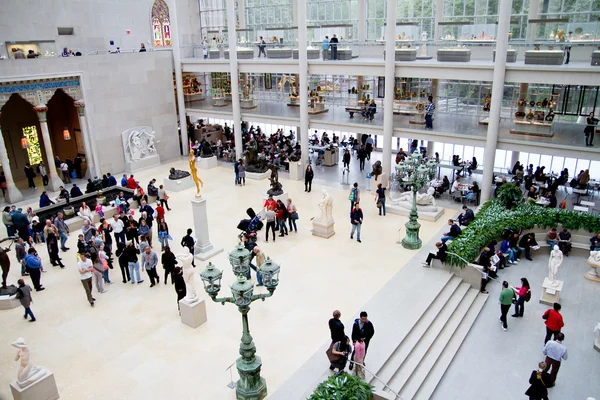 Metropolitan muzeum sztuki, 15 maja 2011 roku w Nowym Jorku — Zdjęcie stockowe