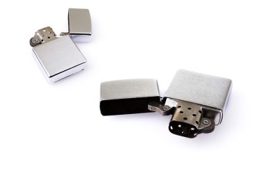 izole beyaz zemin üzerine hafif metal