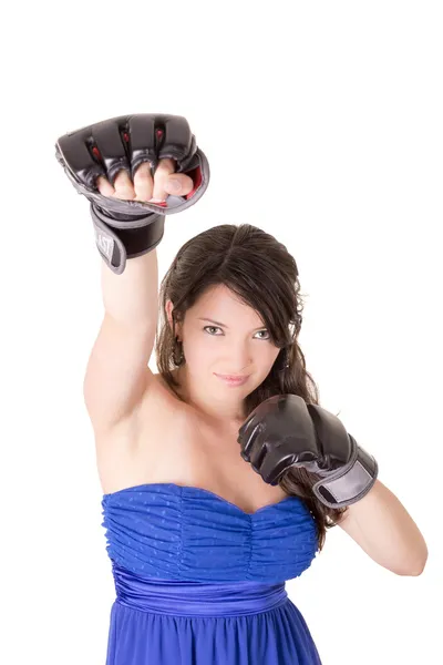 Женщина в платье и боксерской перчатке на белом фоне , — стоковое фото