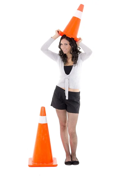 Mulher hispânica com cone de segurança — Fotografia de Stock