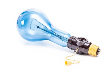 beyaz zemin üzerinde büyük mavi ampul.