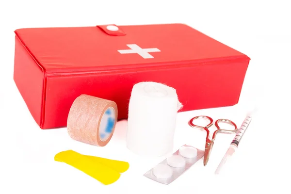 Kit di pronto soccorso fornito di elementi essenziali — Foto Stock