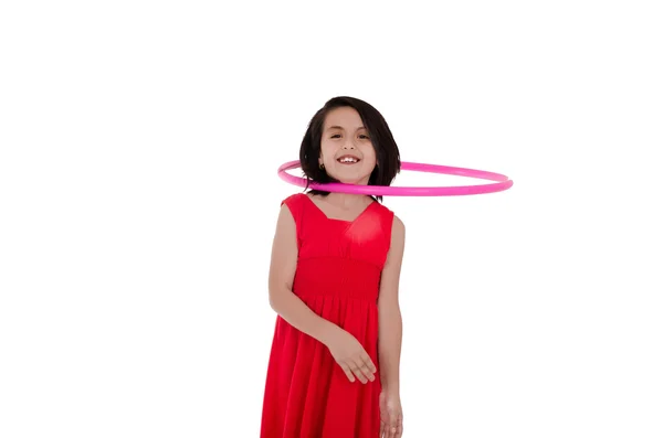 Giovane ragazza con hula hoop sul collo — Foto Stock