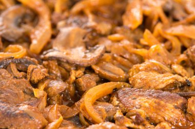 Mantarlı sığır güveci.