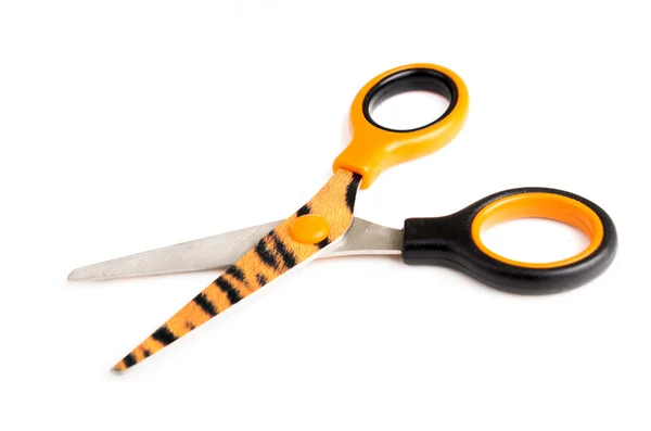 Školní nůžky s tygří vzor — Stock fotografie