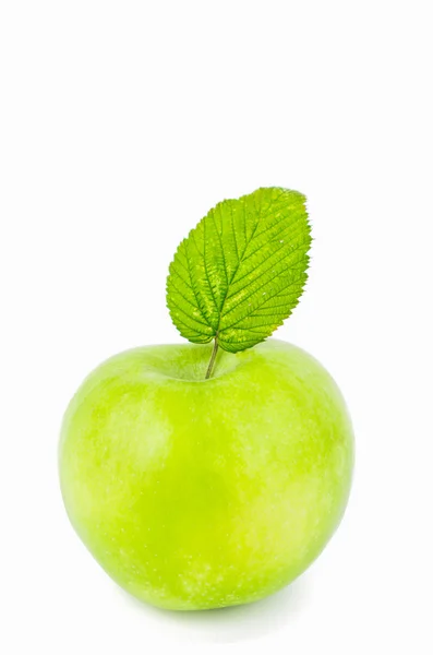 分離した白い背景の上の緑のリンゴ — ストック写真