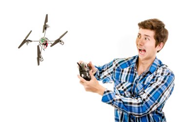 adam quadcopter dron kilitleniyor