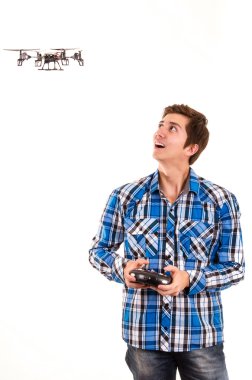 adam quadcopter drone ile oynama