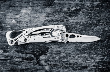 multitool, çok amaçlı araç plyers ve bıçak Renk tonlu