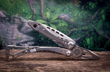 multitool, çoklu amaç aracı arka plan woods.
