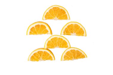 beyaz zemin üzerine portakal dilimleri