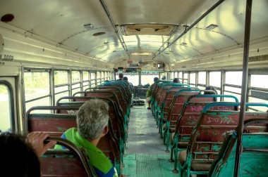 ilk kişi görünümü, Orta Amerika tavuk otobüs, el salvador