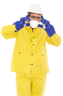 adam maske, kask ve güvenlik dişli ile