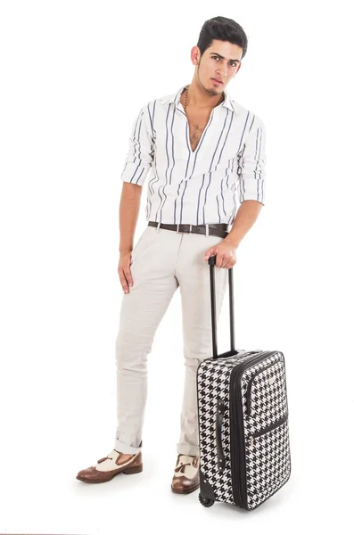 Человек с чемоданчиком стоит — стоковое фото