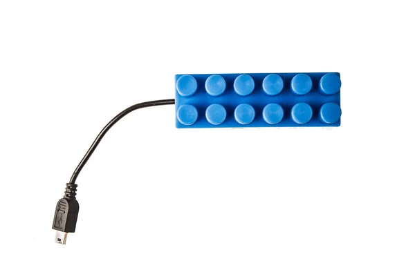 Mavi lego USB kabloya bağlı — Stok fotoğraf