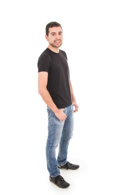 latin yakışıklıyı kot pantolon ve siyah tişört ile poz