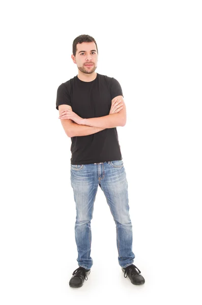 Jeune homme hispanique posant avec les bras croisés — Photo